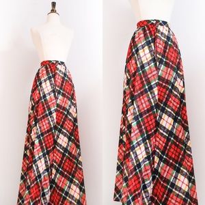 Vintage 1970’s Pleated Plaid Maxi Skirt • S